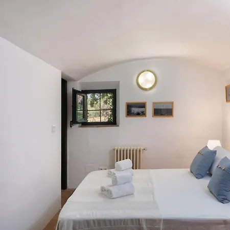 Flateli Mas Llop * Sant Climent de Peralta